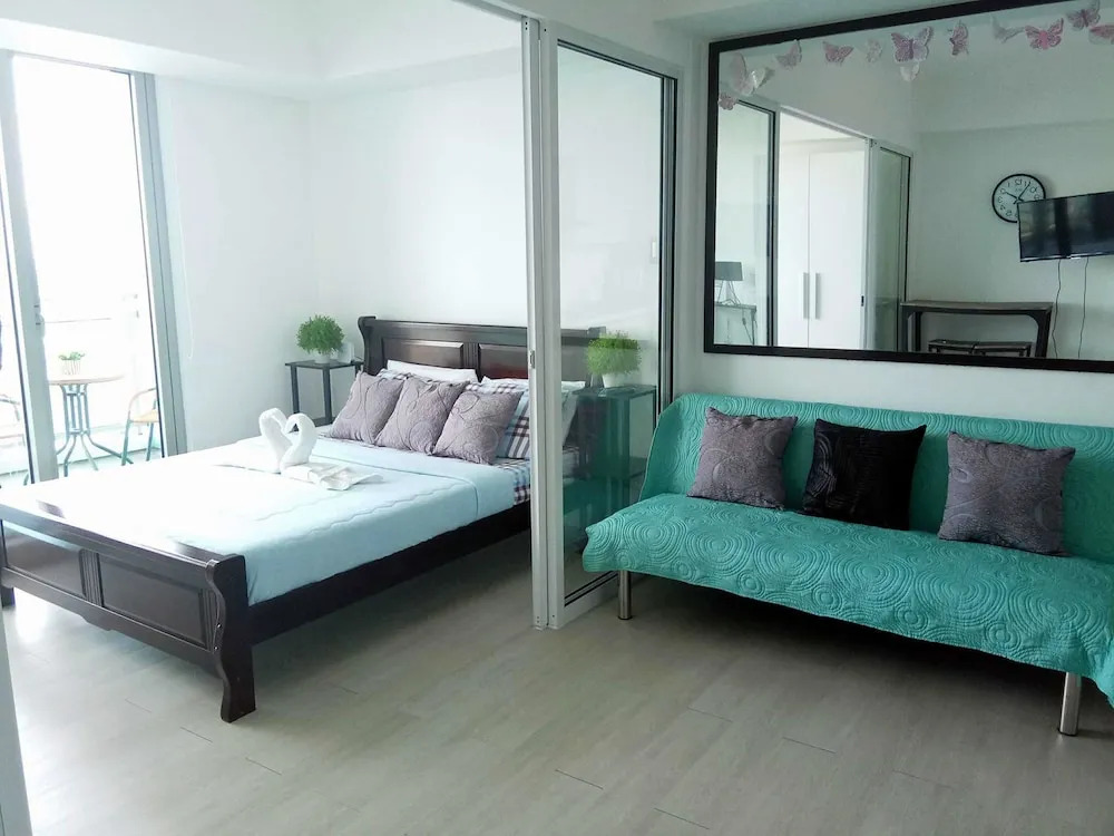 Urban Resort luxury Staycation at Azure Residences Rio Tower