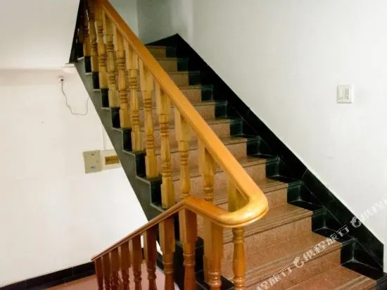 Lingdian Hostel