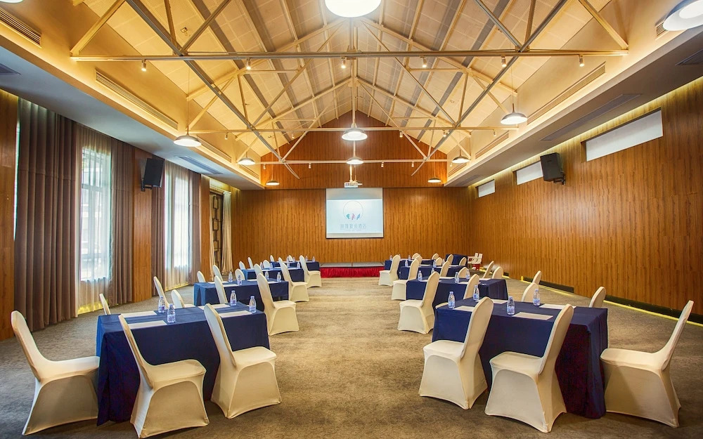 Shanghai Linxi Hotel-Free shuttle bus to Pudong Airport and Disneyland