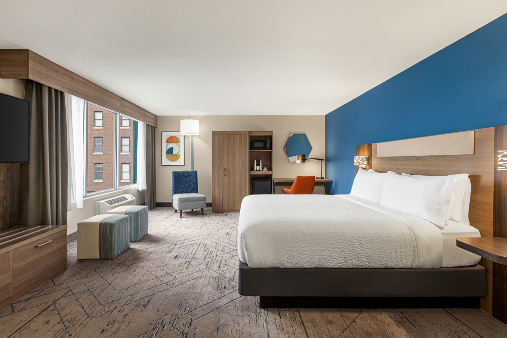 Holiday Inn Express & Suites Evansville Downtown