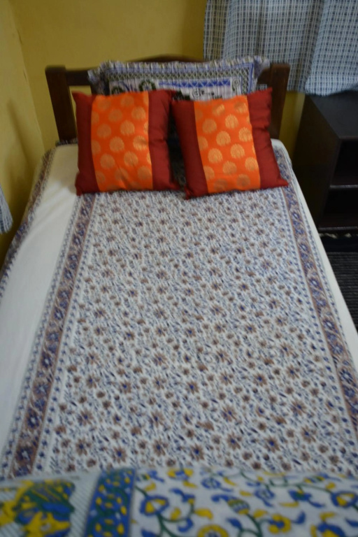 Nadya Homestay For Female & family