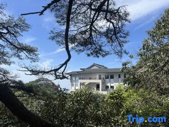 Sanqing Mountain Hongshan Homestay (Gangshou Cableway Station)