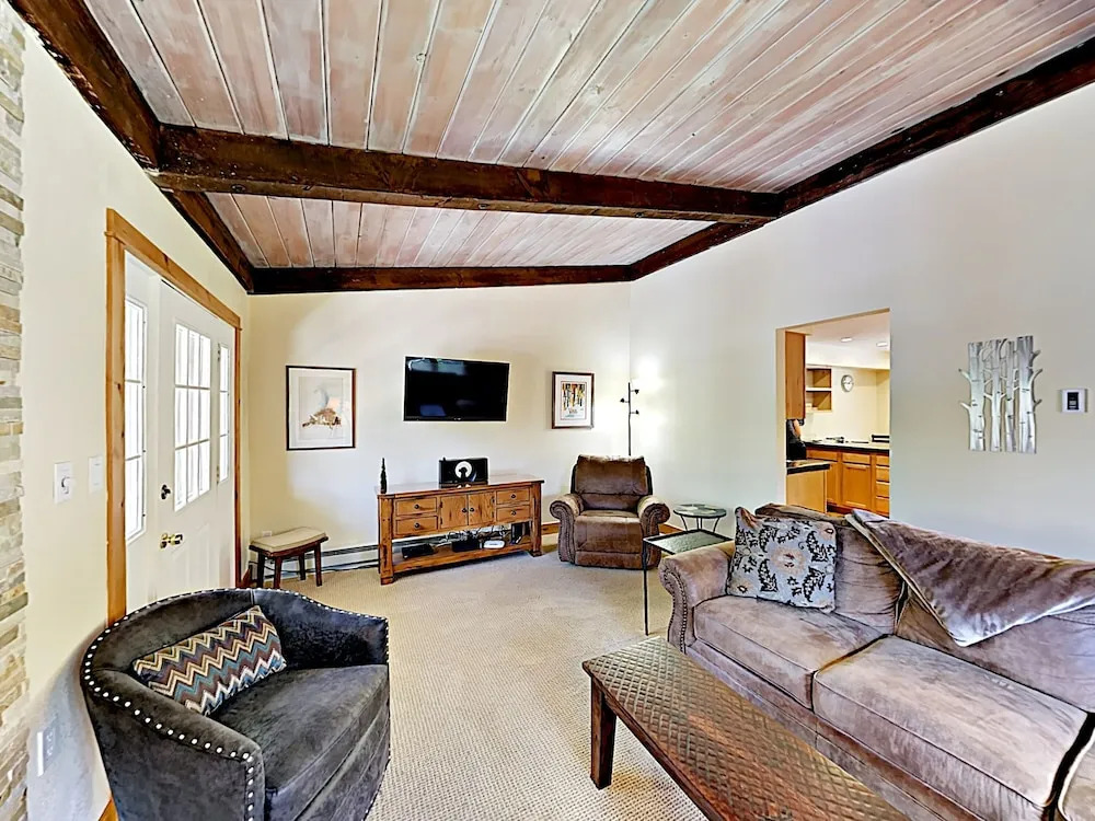 New Listing! Vail Valley Escape, Shuttle To Slopes 3 Bedroom Townhouse