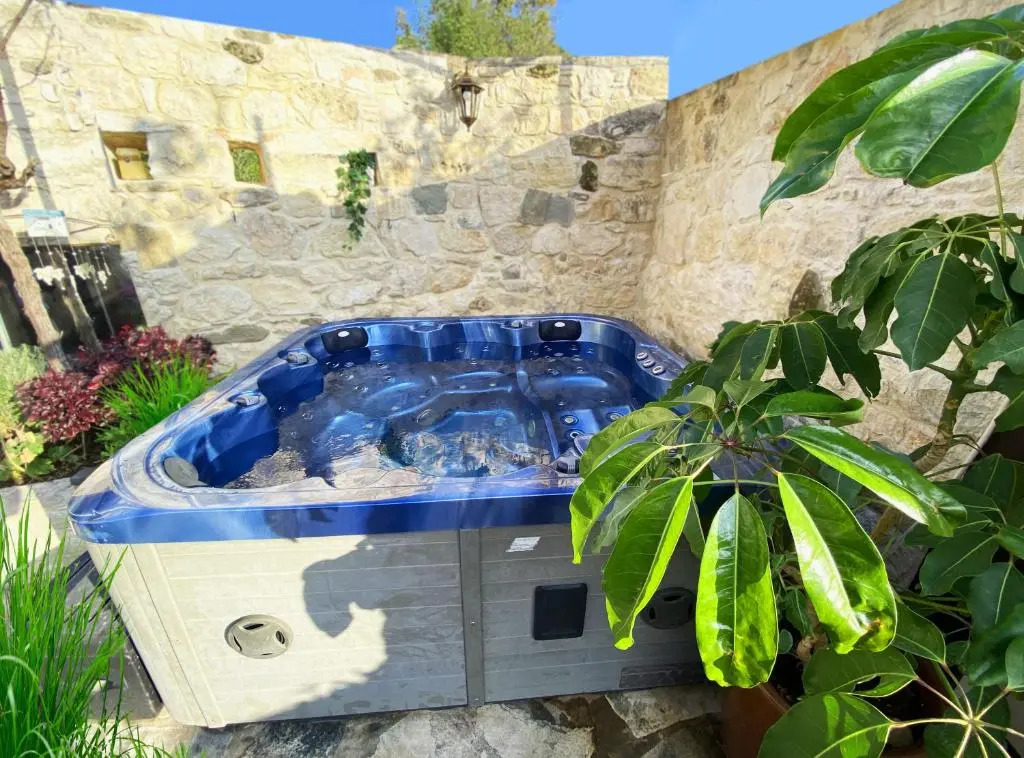 Boutique Traditional Spa Vila newly renovated 2023!