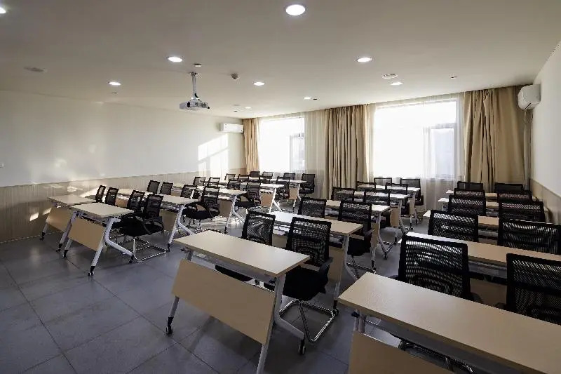 Hanting Hotel(Train Station XinHuaLian Plaza）