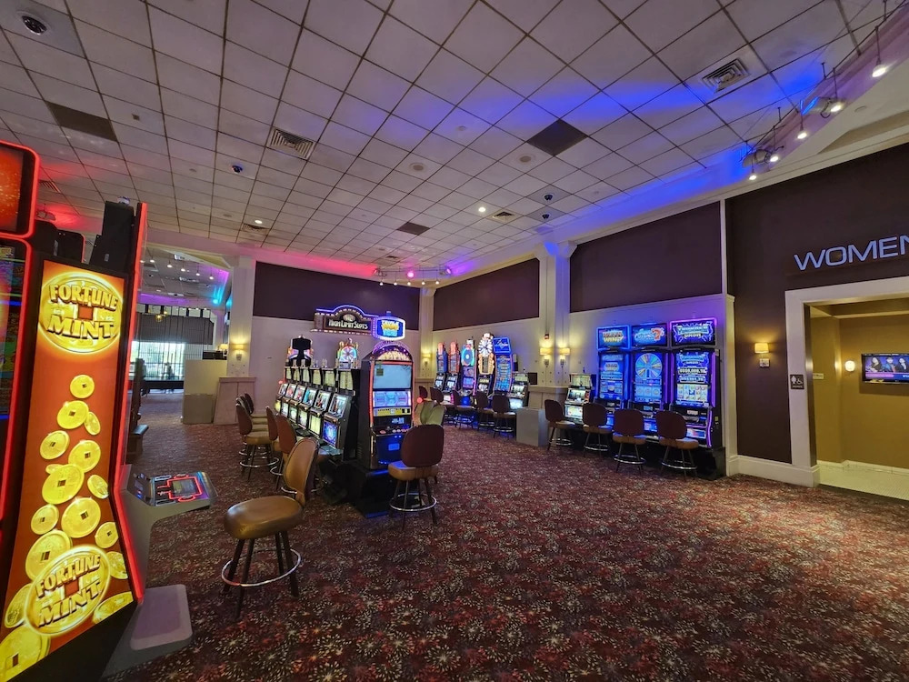 Wild Rose Casino & Hotel Clinton Iowa