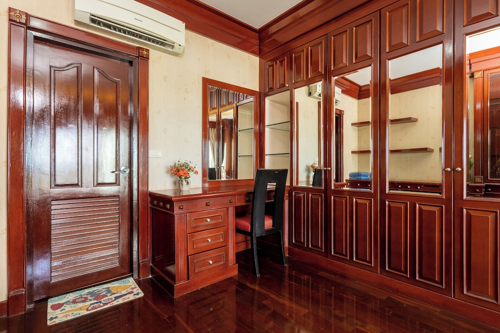 Angel Pool Villa Phuket