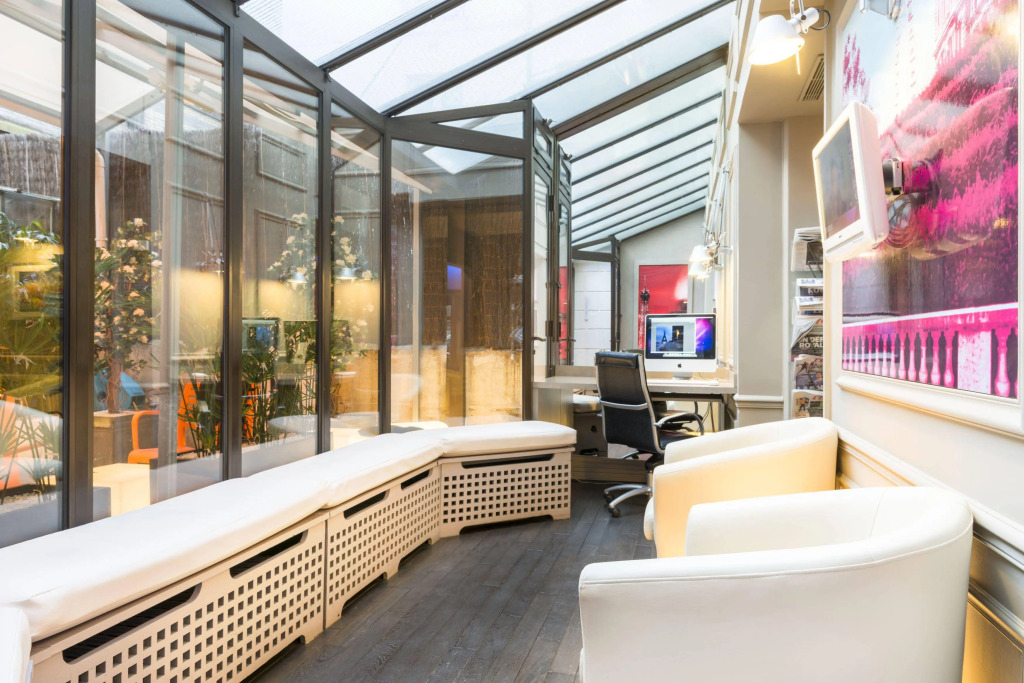 Hotel Cervantes by Happyculture