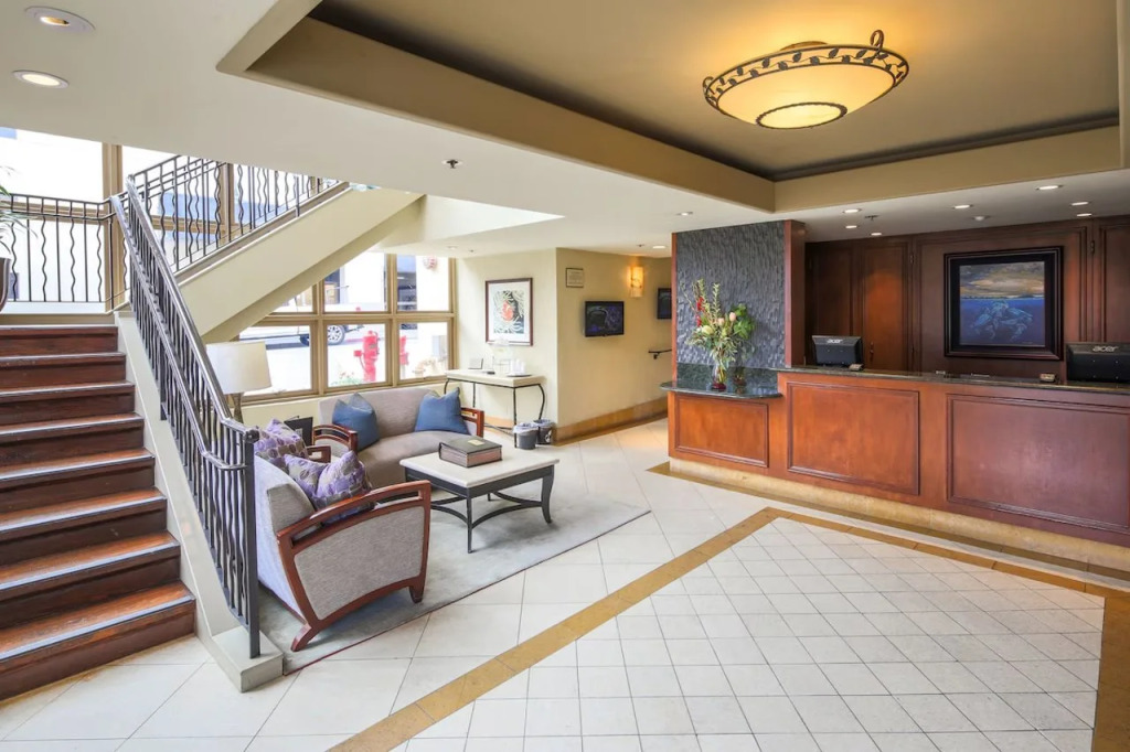Monterey Bay Inn