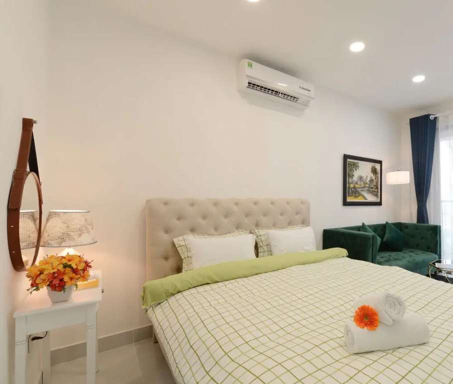 Jennifer House - Millenium Apartment