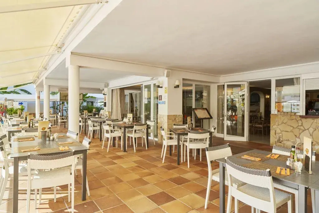 Invisa Aparthotel Casa Luis