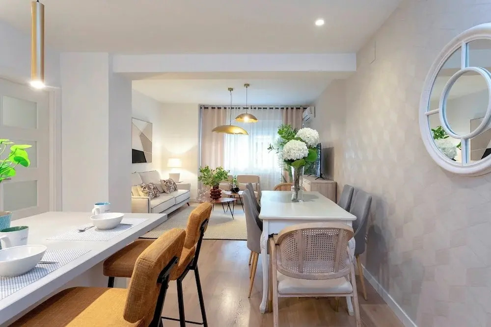 Exclusive apt 3rooms in Granda. Martinez Campos II