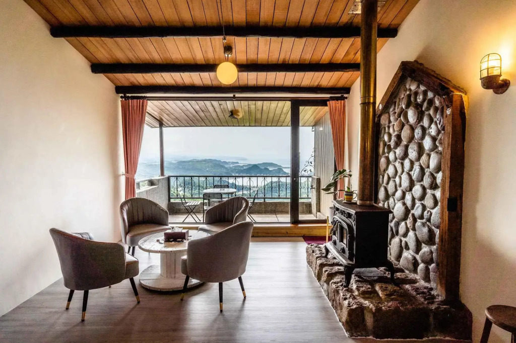 Sunny Room
