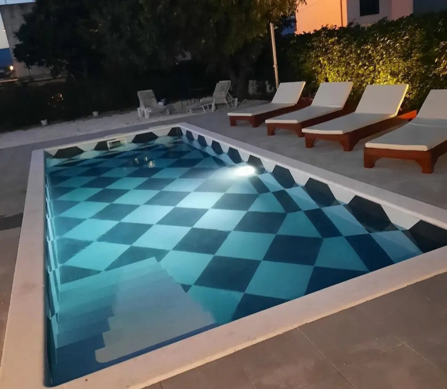 Holiday Home Nino with amazing swimming pool