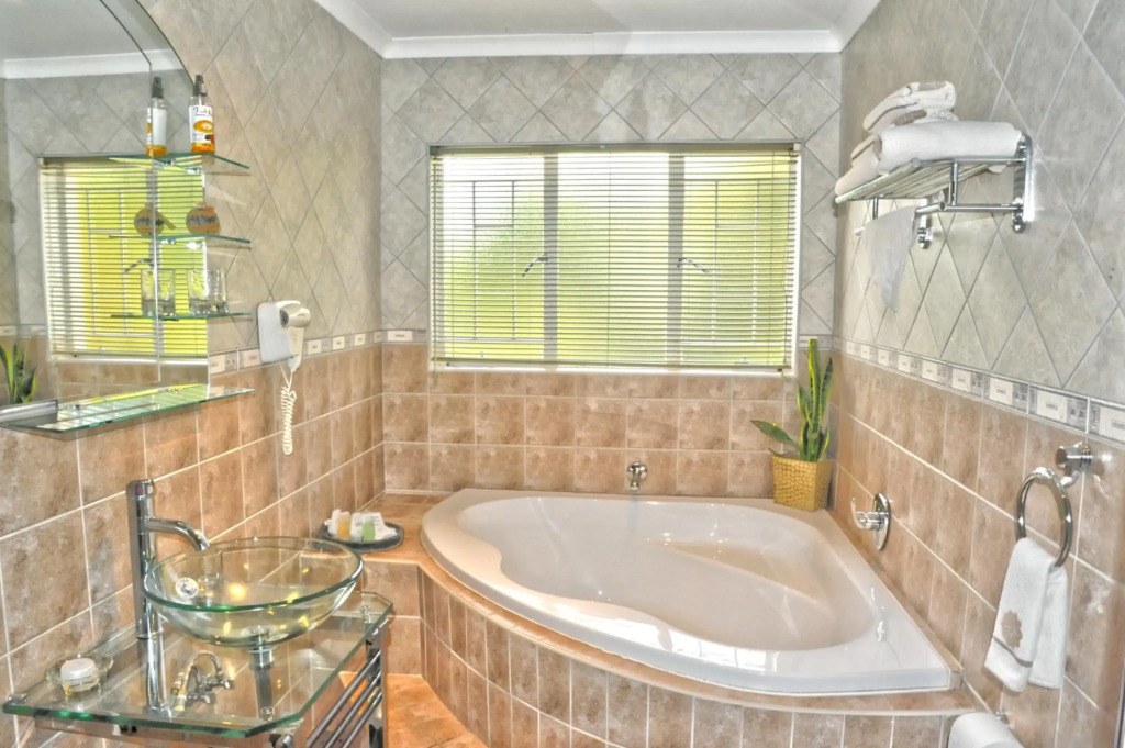 Ipe Tombe Guest Lodge - Midrand