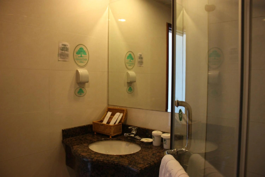 GreenTree Inn ShangHai WuNing Road ZhenPing Road Metro Station Busines