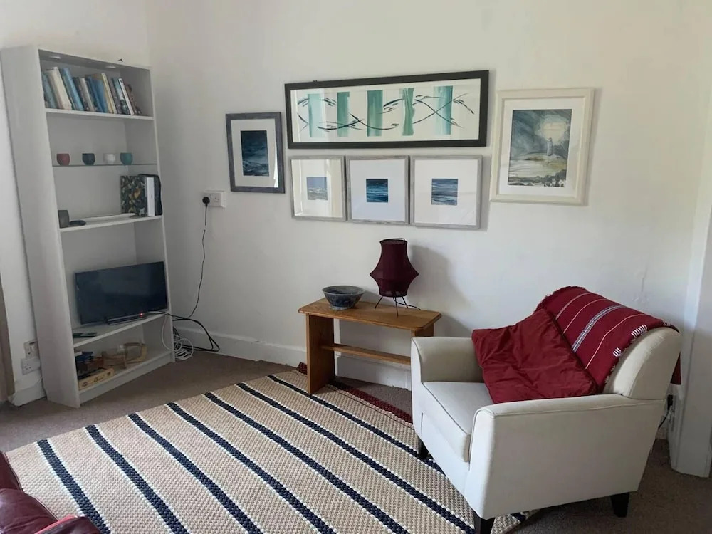 Cedarbank's - The Little Art House - dog Friendly