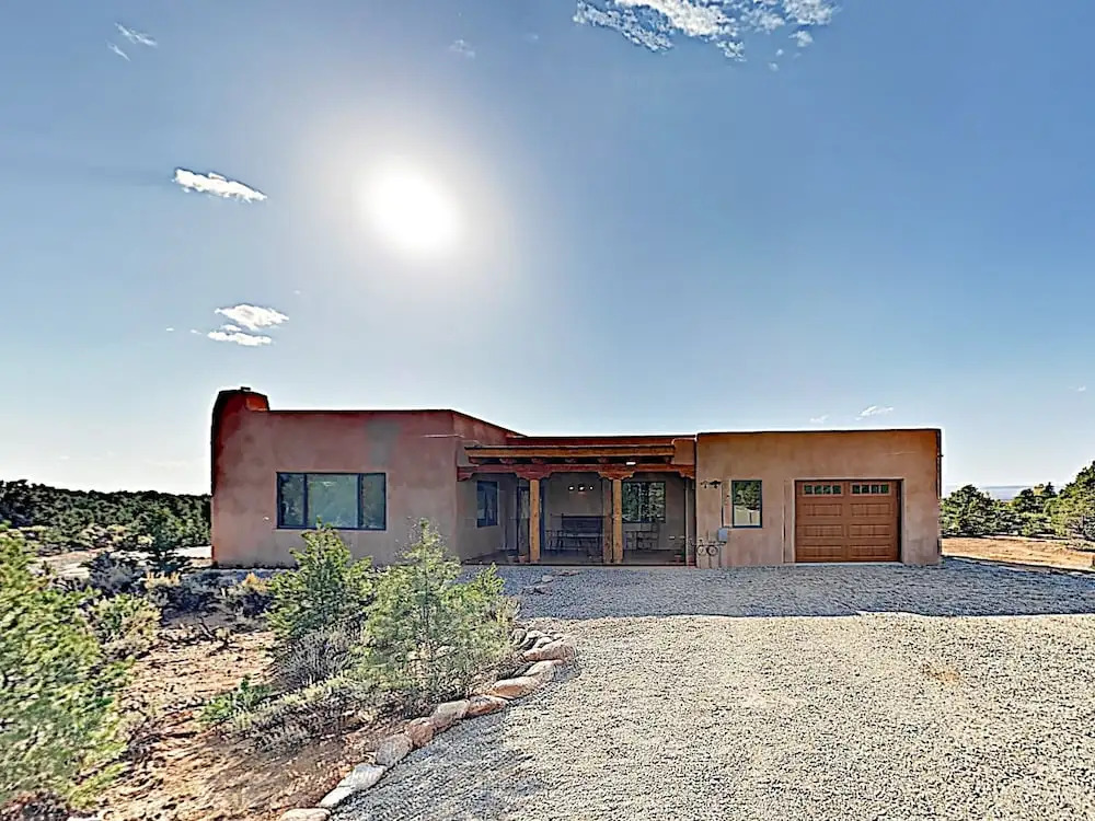 All-New Desert Hideaway: Mountain Views & Hot Tub home