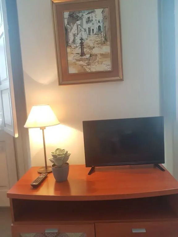 Stylish And Spacious 1 Bedroom Flat In Trendy Area