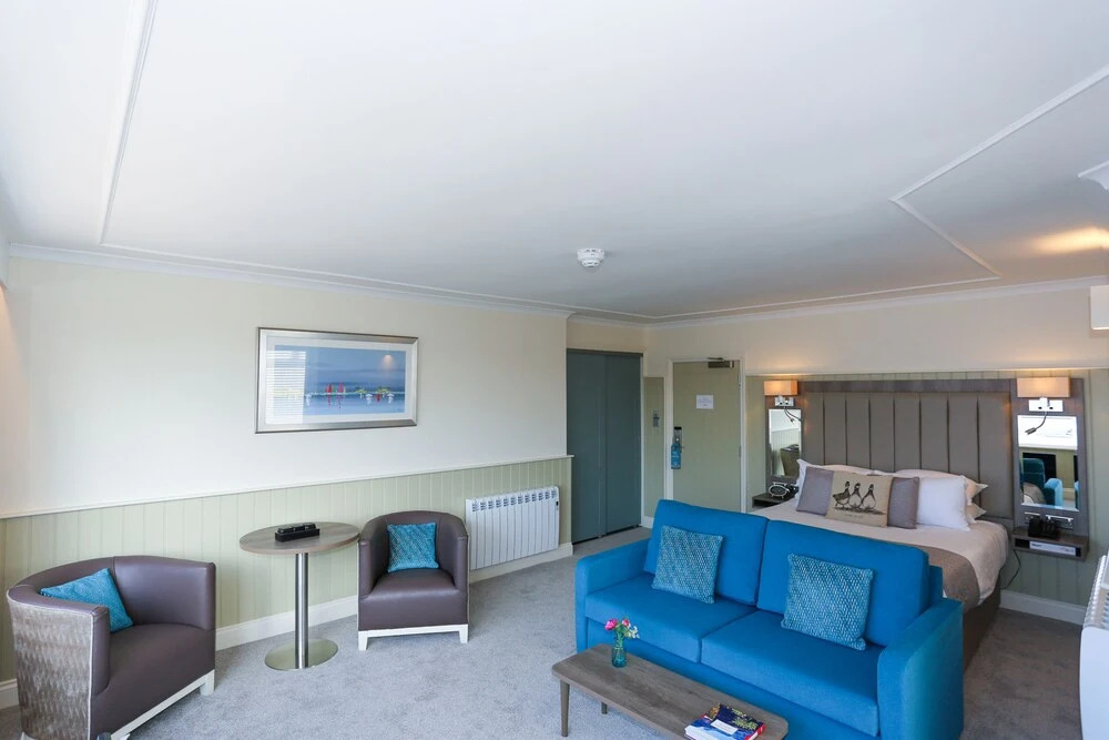 Duck Bay Hotel & Restaurant