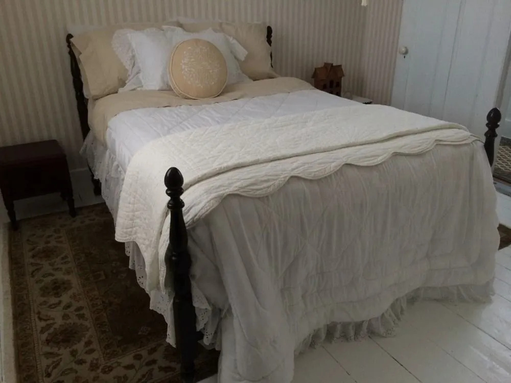 Auberge Nathalie Ora Guesthouse