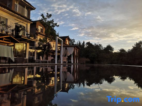 Mengli Homestay (Mianzhu Lanshan Chu)