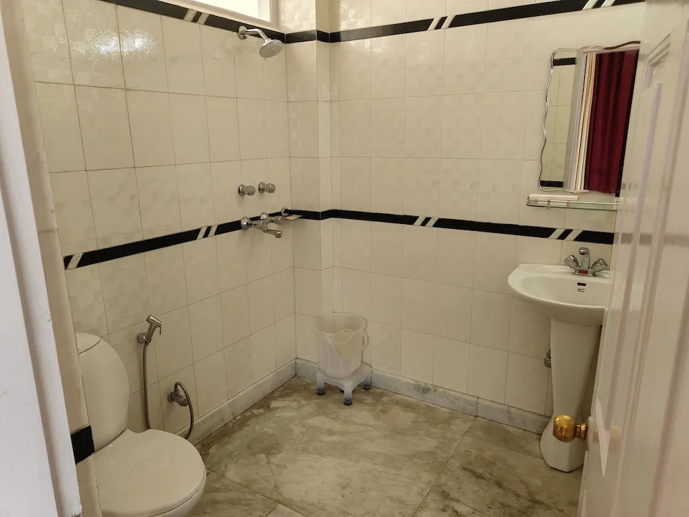 Hotel Savi Shallidrishya