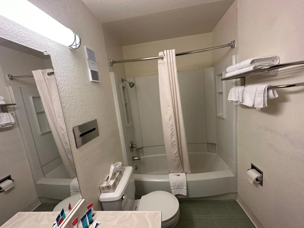 Simple Rewards Inn