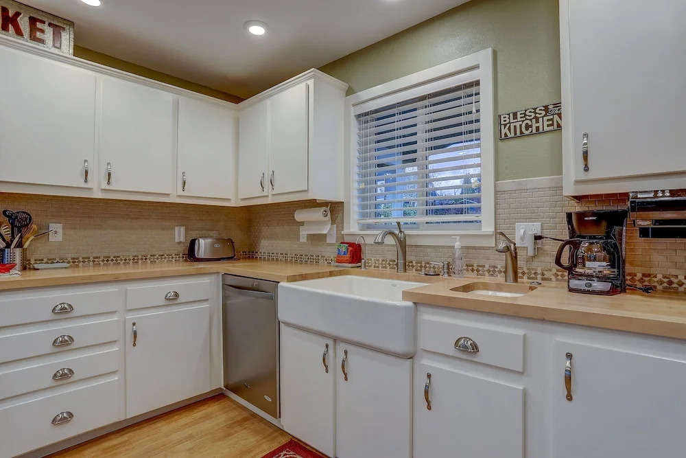 Northern Lights 3 Bedroom Home by RedAwning