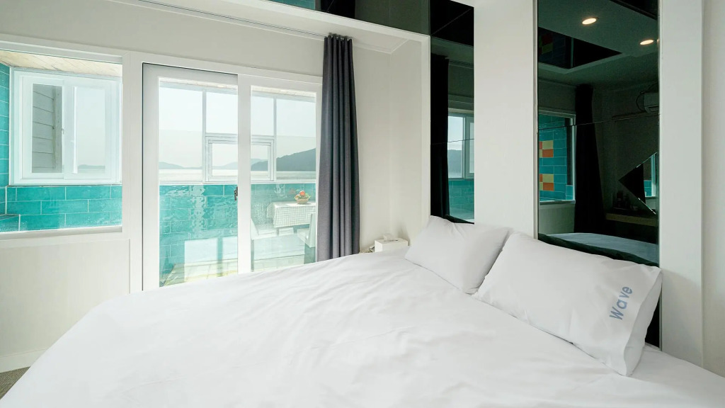 Geoje Wave Hotel & Pension