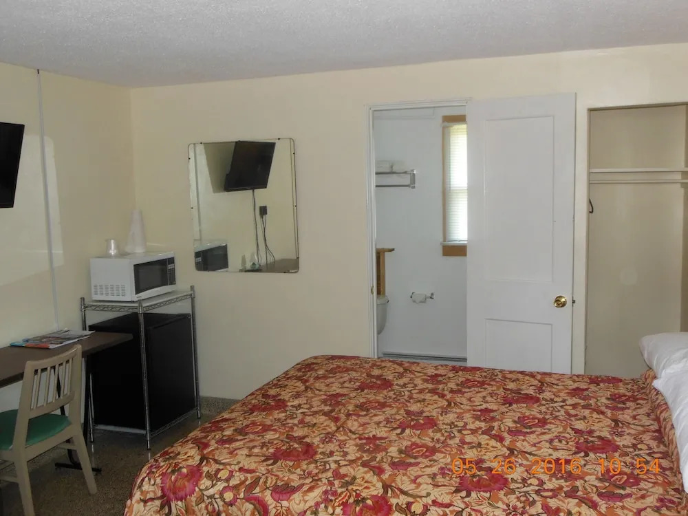 Evergreen Motel