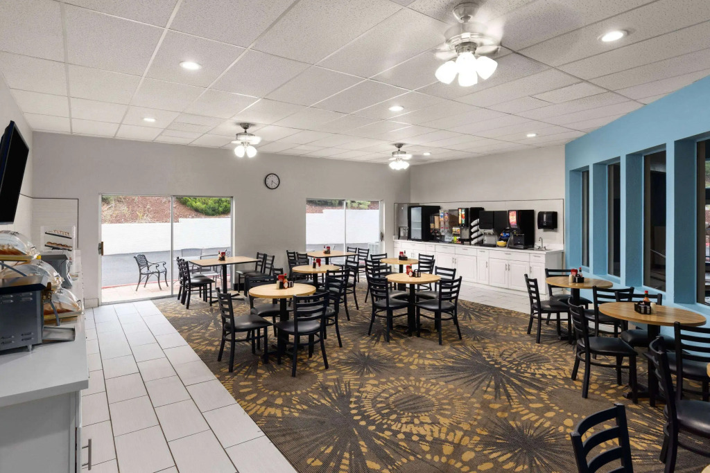 Days Inn by Wyndham Williams