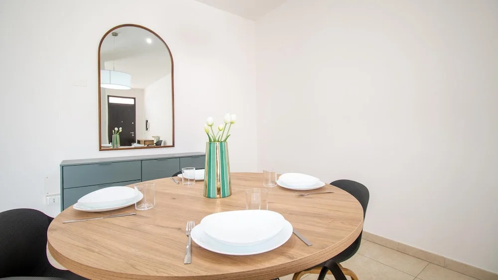 Xenia Boutique Tirso 2