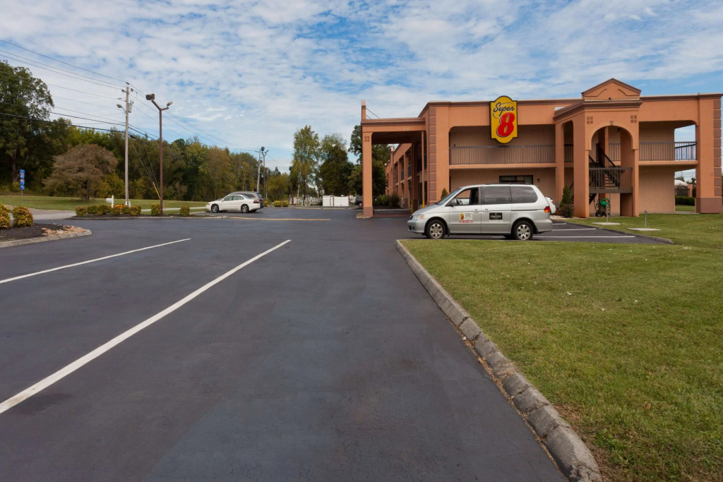 Super 8 by Wyndham Knoxville West/Farragut