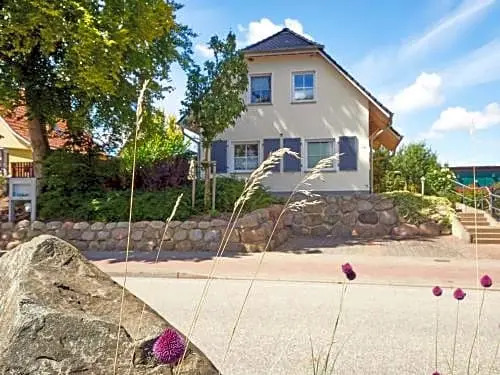 Ferienhaus Klünderberg in Binz mit Kamin, Terrasse, Strandkorb