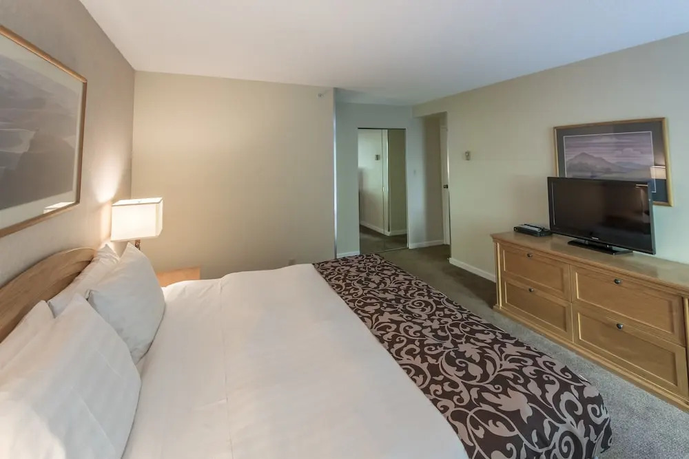 Woodrun Lodge 209 by Outpost Whistler