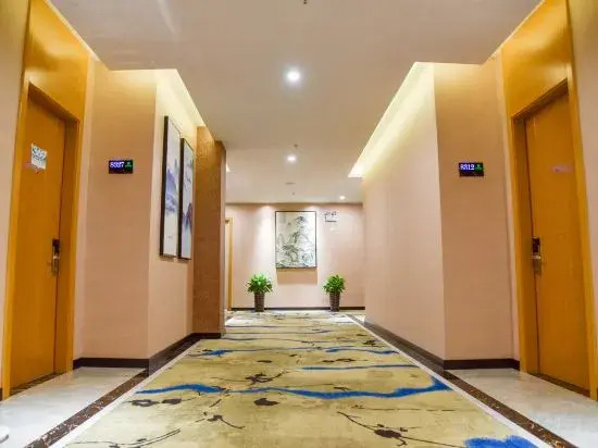Gujing Junlai Hotel (Feidong Pazhou Central Plaza Hui Mall)