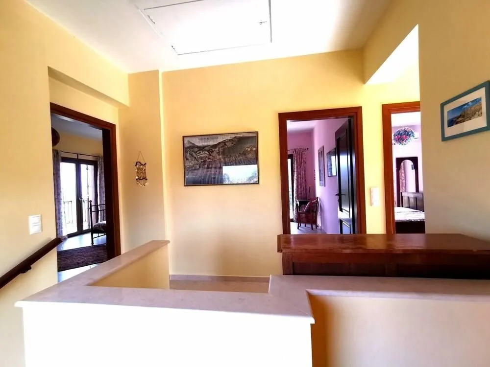 Beautiful villa, swimming pool, sea view near village not far from Rethymno, NW
