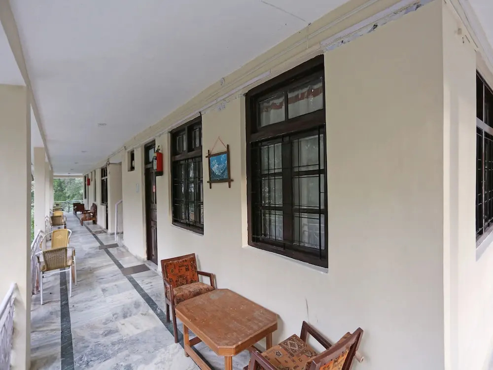 OYO Flagship 161 Highcourt Nainital