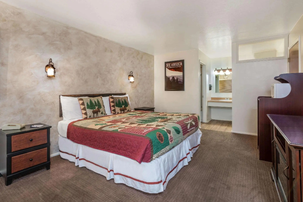 Travelodge by Wyndham Salina