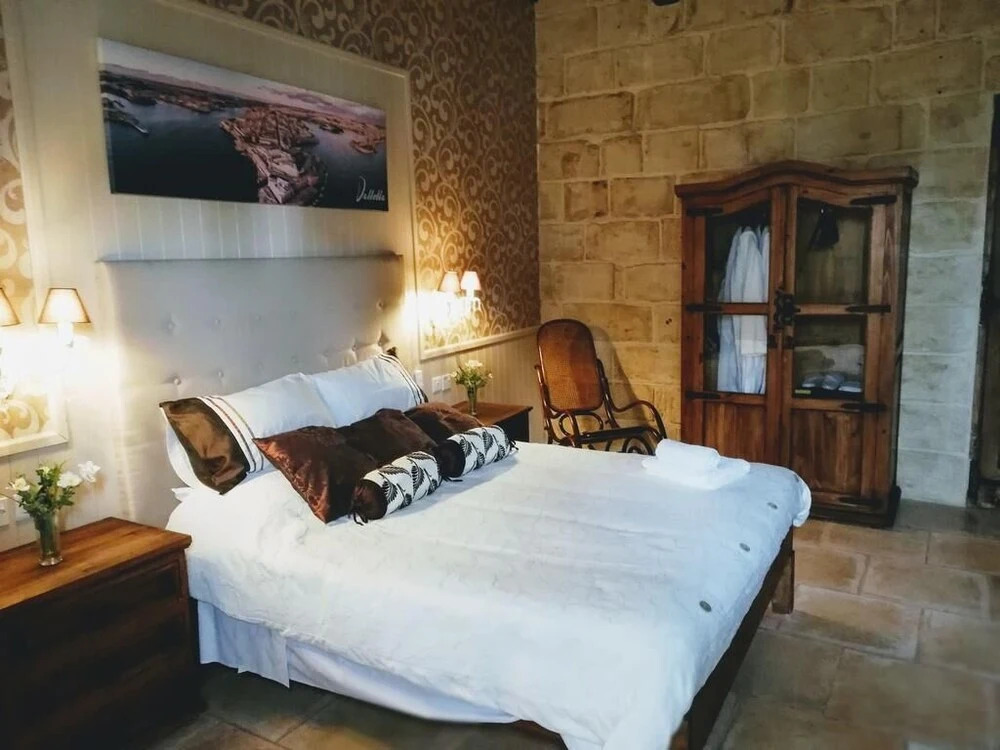 Village Knights Accommodation