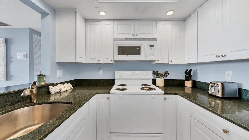 Anchorage Resort 7th Fl 2 Bedroom Condo With Beach Access 0892