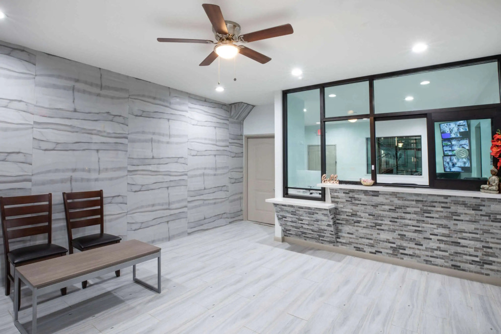 Super 8 by Wyndham Humble/Fallcreek/Houston