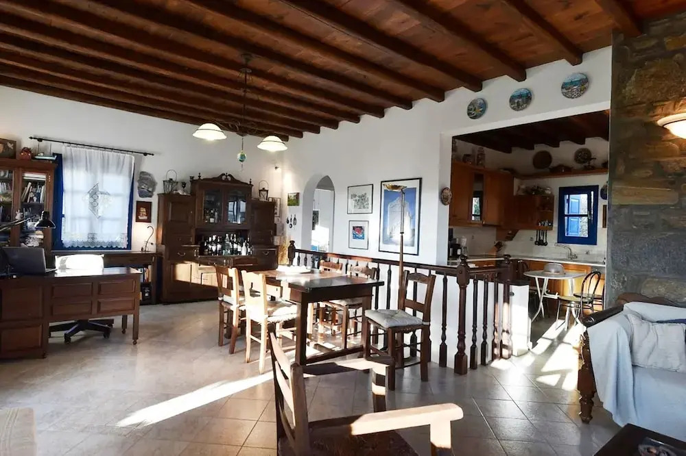 Sophia Villa Paros - Beachfront Villa at Lolantonis