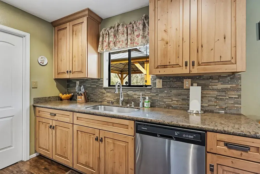 Bigfoot Retreat - Close to Golf and the Beach by Yosemite Region Resorts