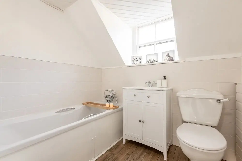 Charming Cardoon Cottage in Beautiful Village