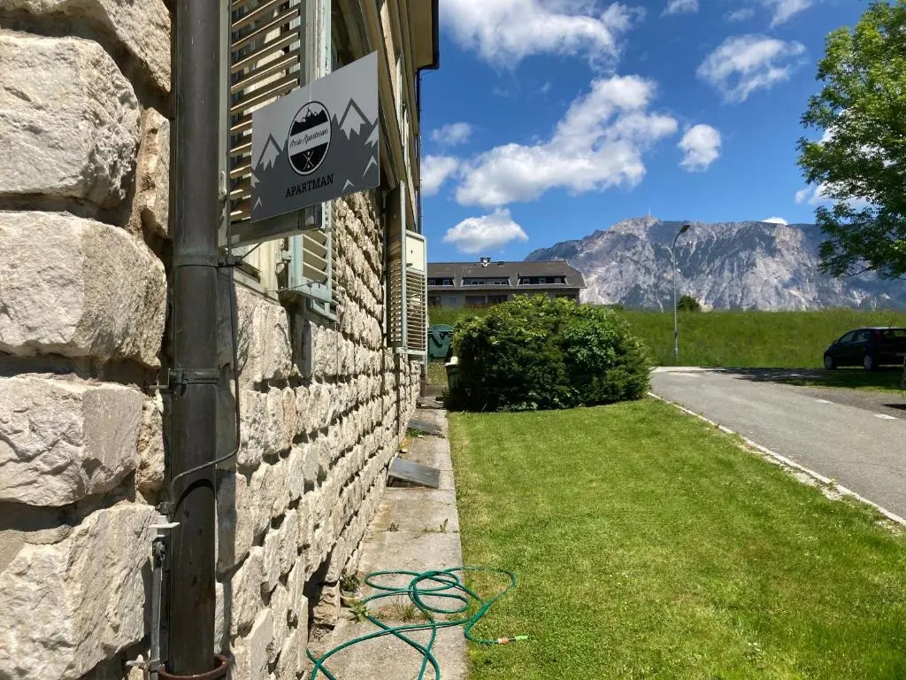 Arnie Apartman
