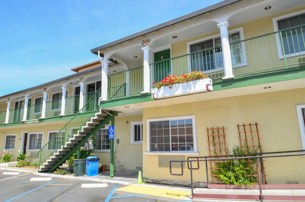 Bay Front Inn
