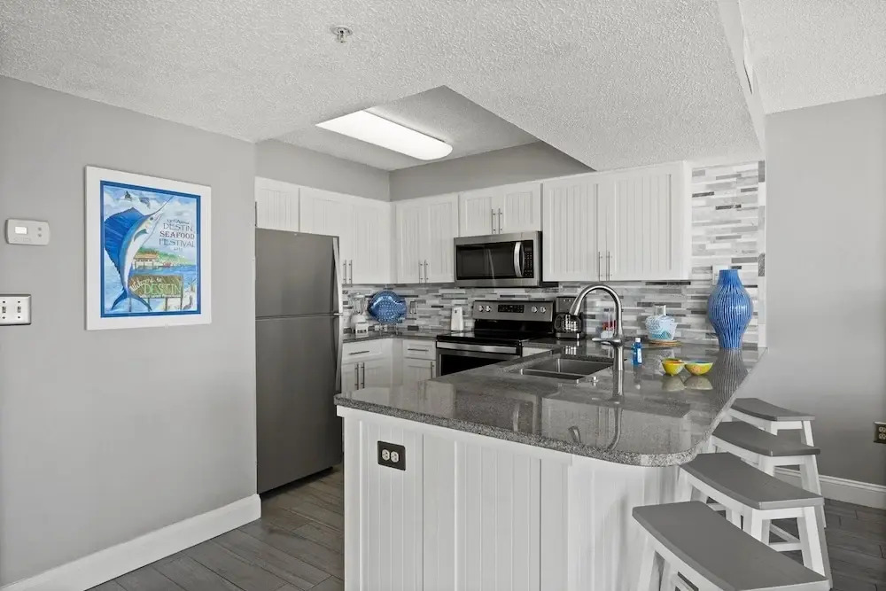 Pelican Beach 0211 1 Bedroom Condo by Pelican Beach Management