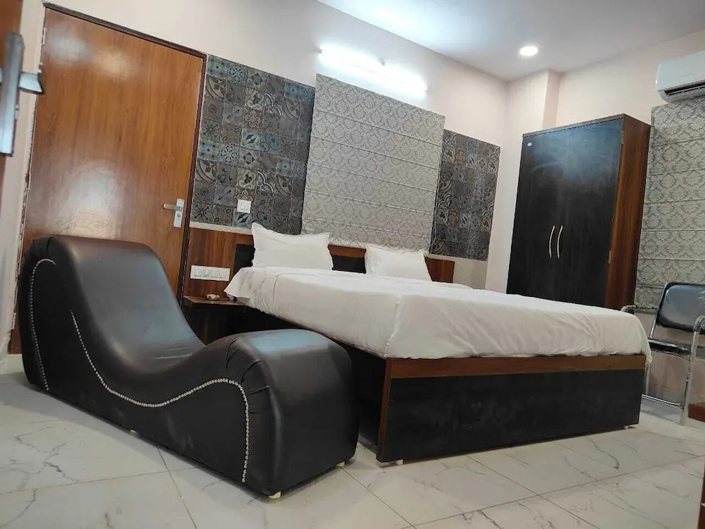 Comfort In Hotel And Restaurant Jodhpur